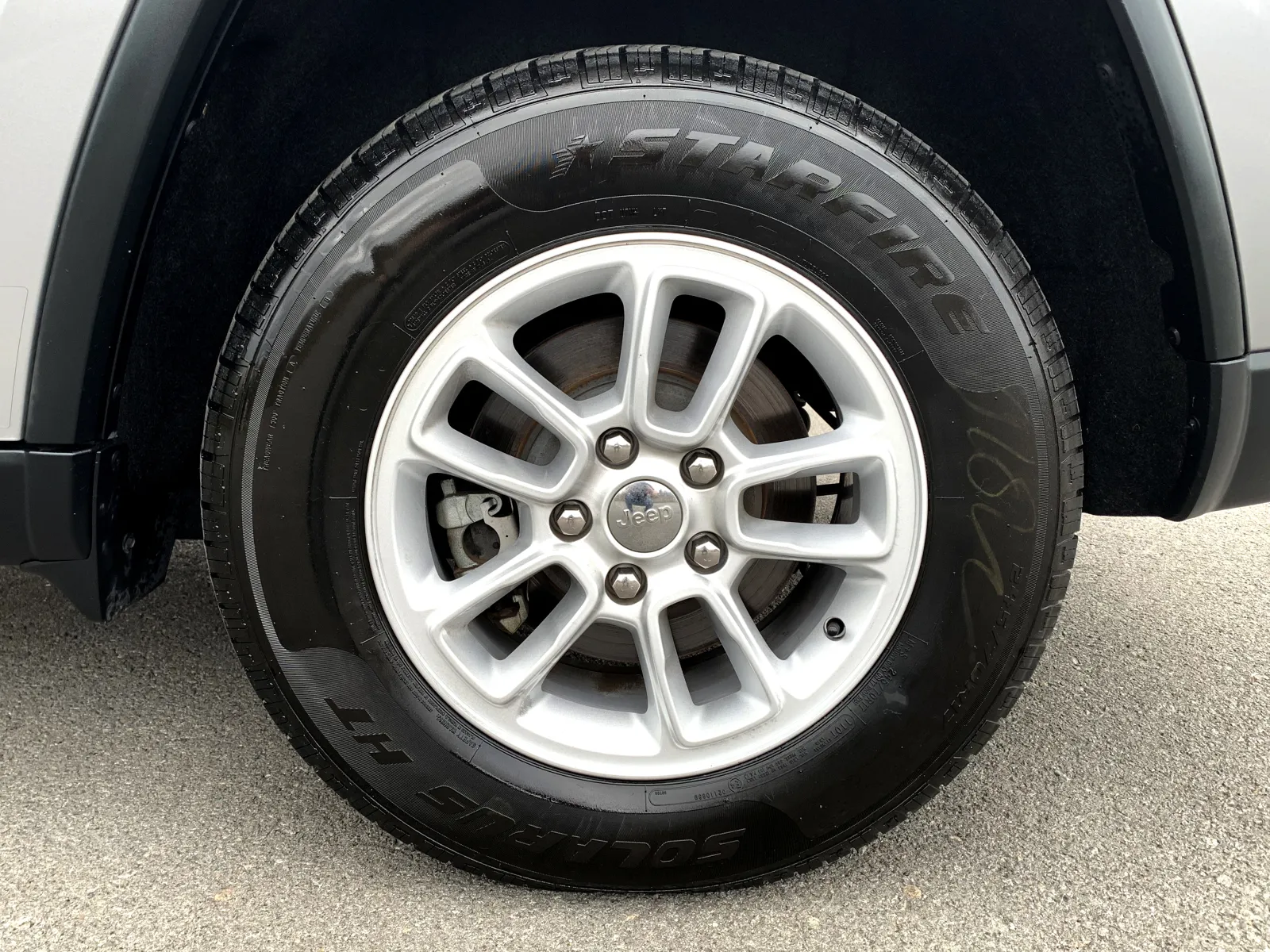 Jeep Grand Cherokee photo 11