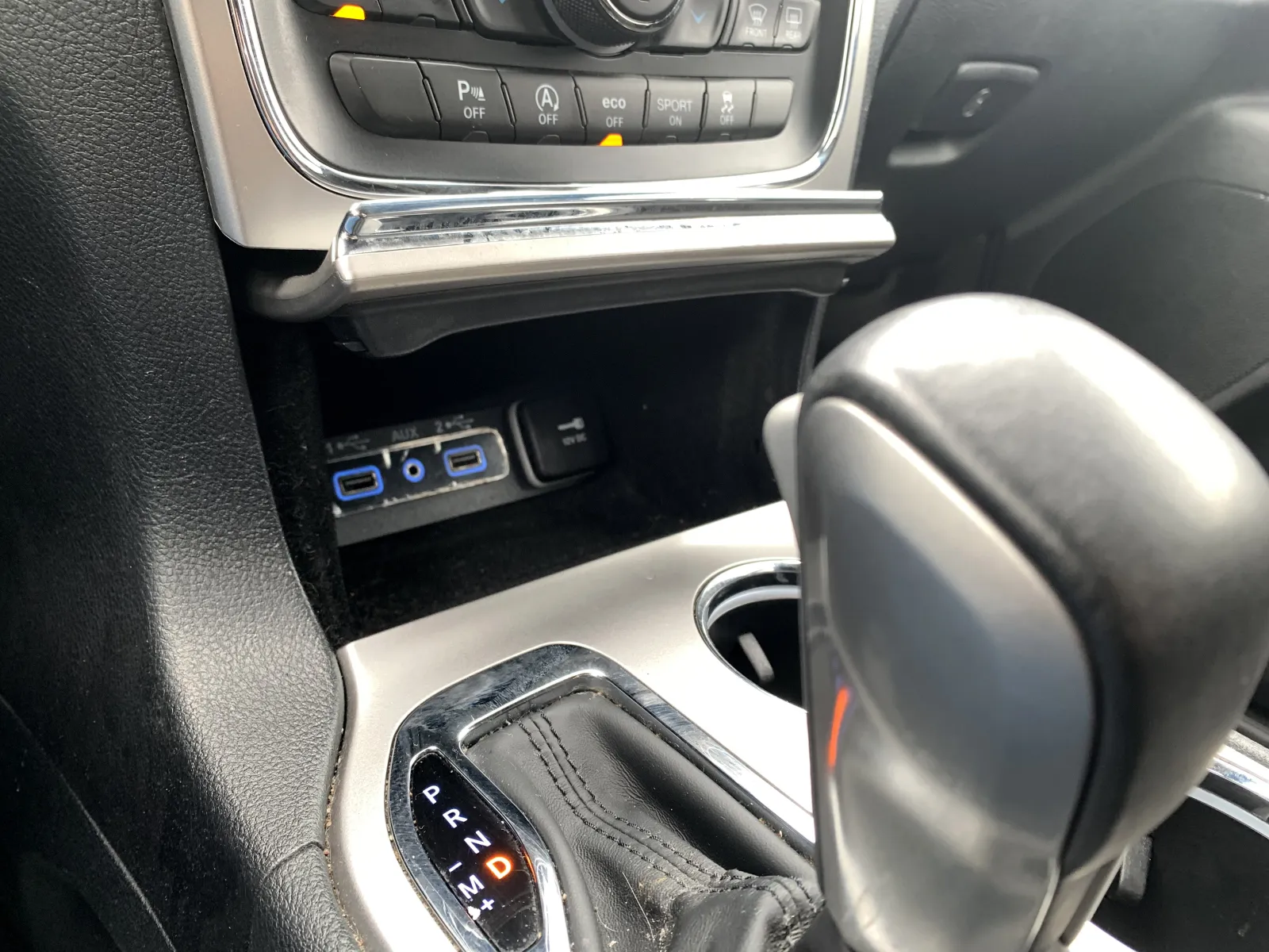 Jeep Grand Cherokee photo 17