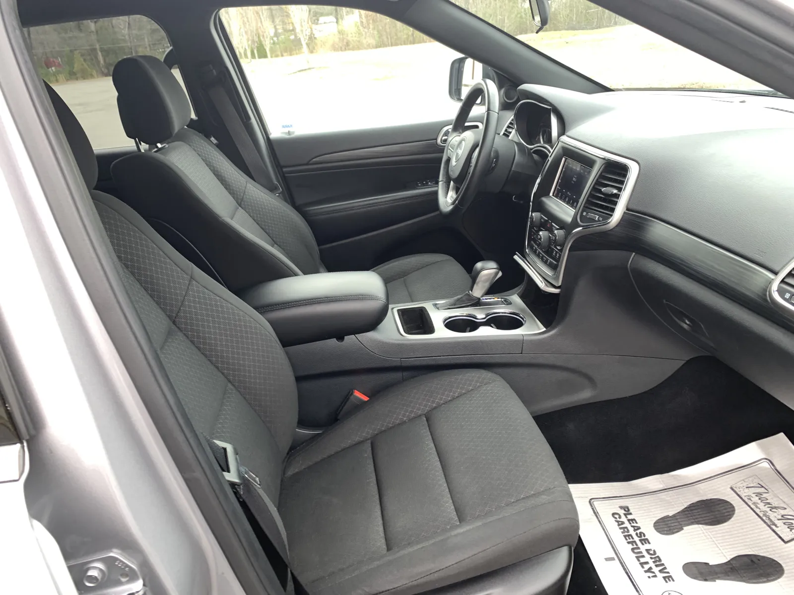 Jeep Grand Cherokee photo 29