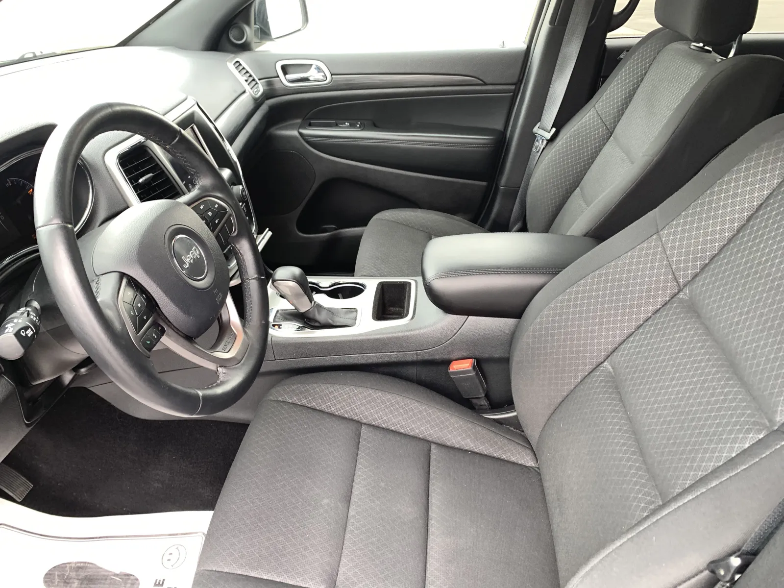 Jeep Grand Cherokee photo 25