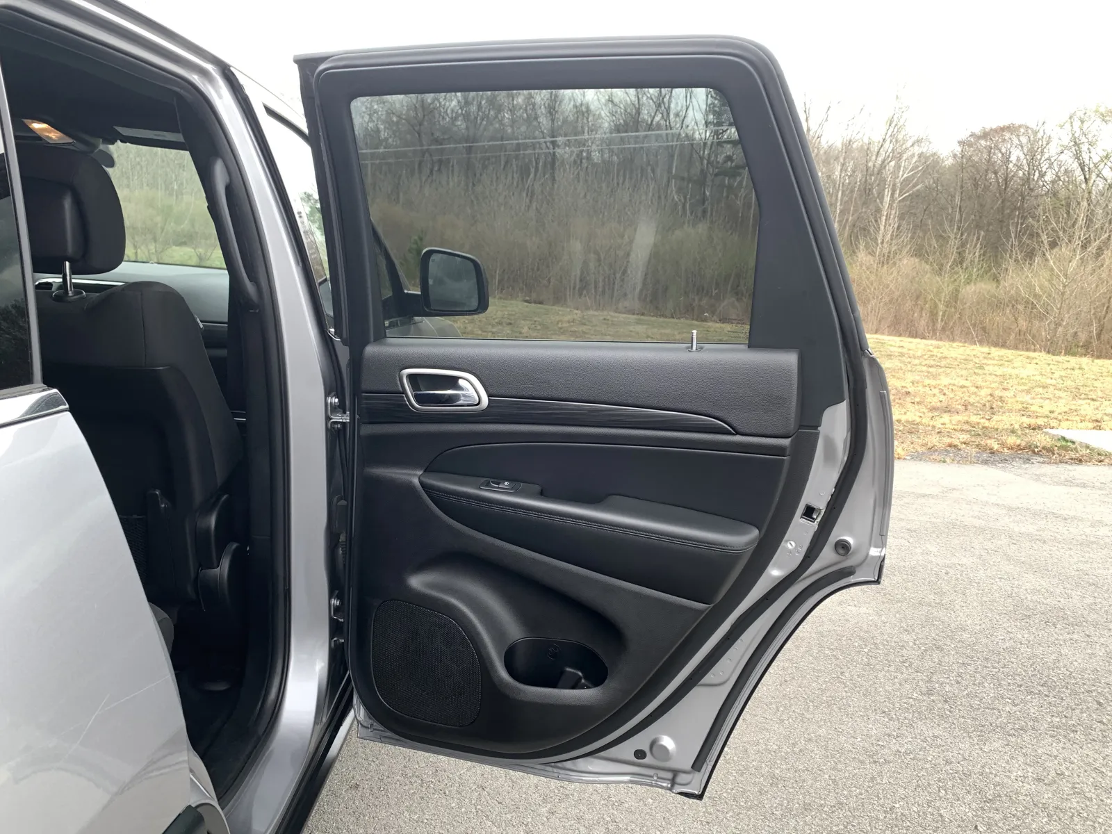 Jeep Grand Cherokee photo 30