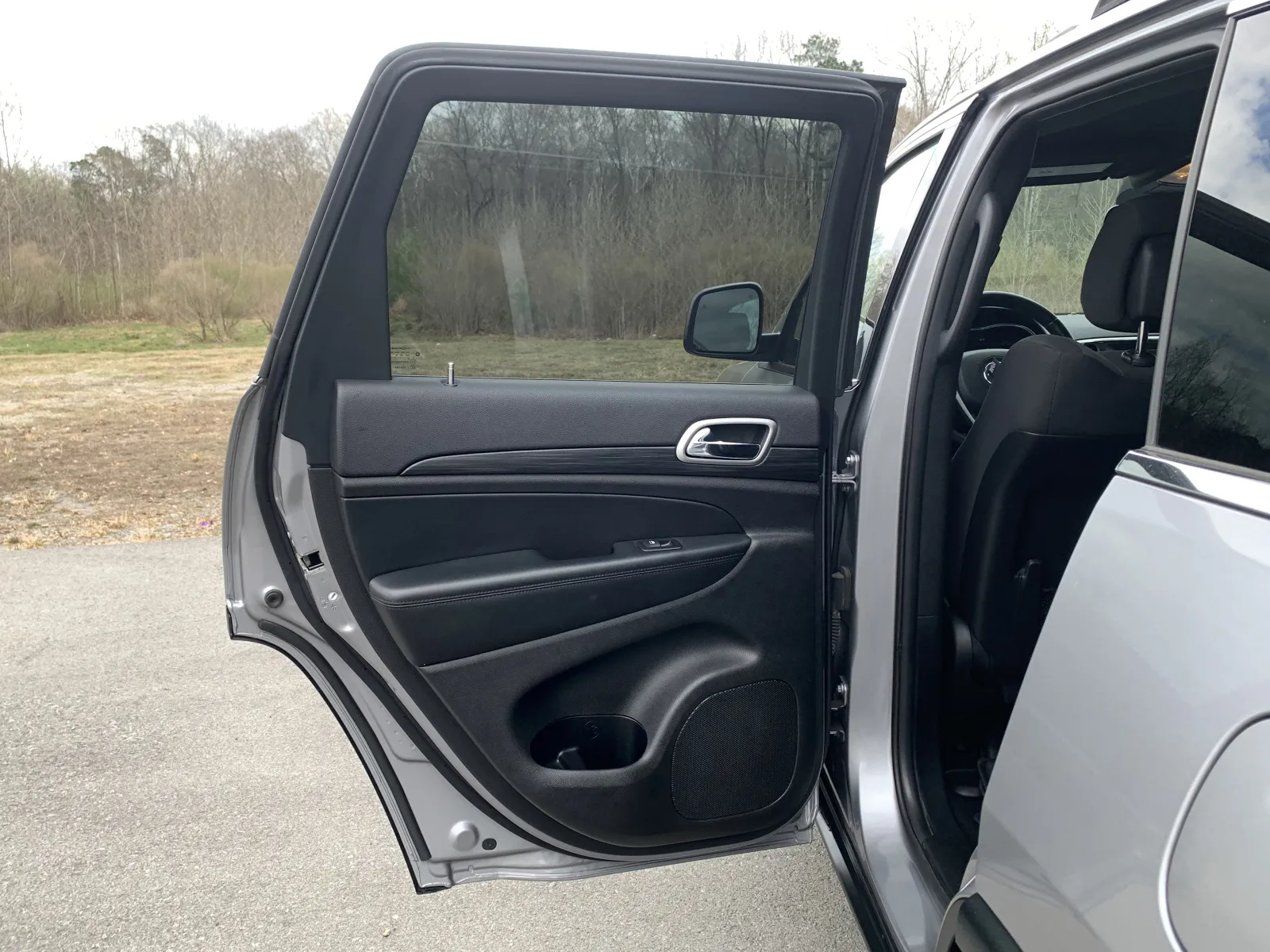 Jeep Grand Cherokee photo 26