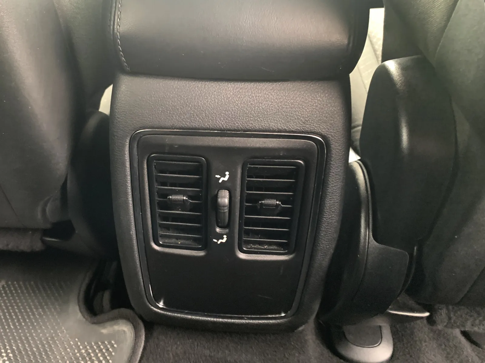 Jeep Grand Cherokee photo 32