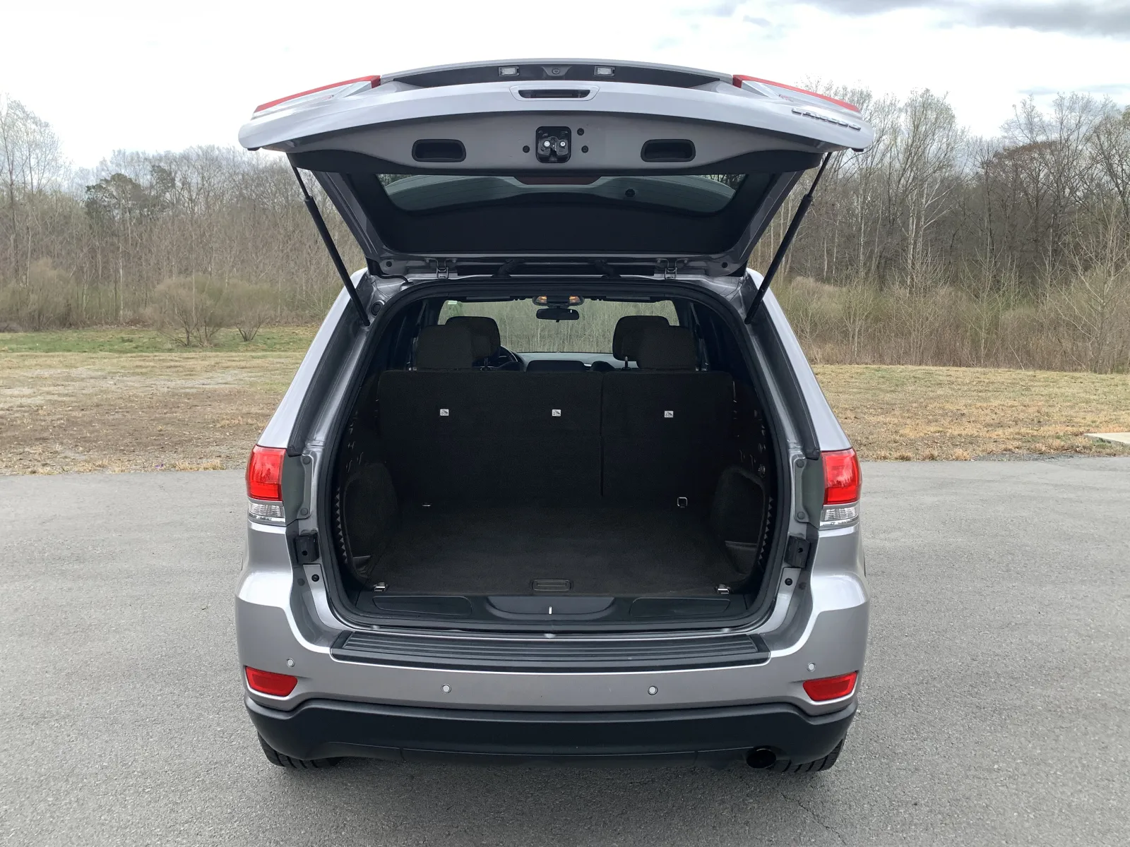 Jeep Grand Cherokee photo 9