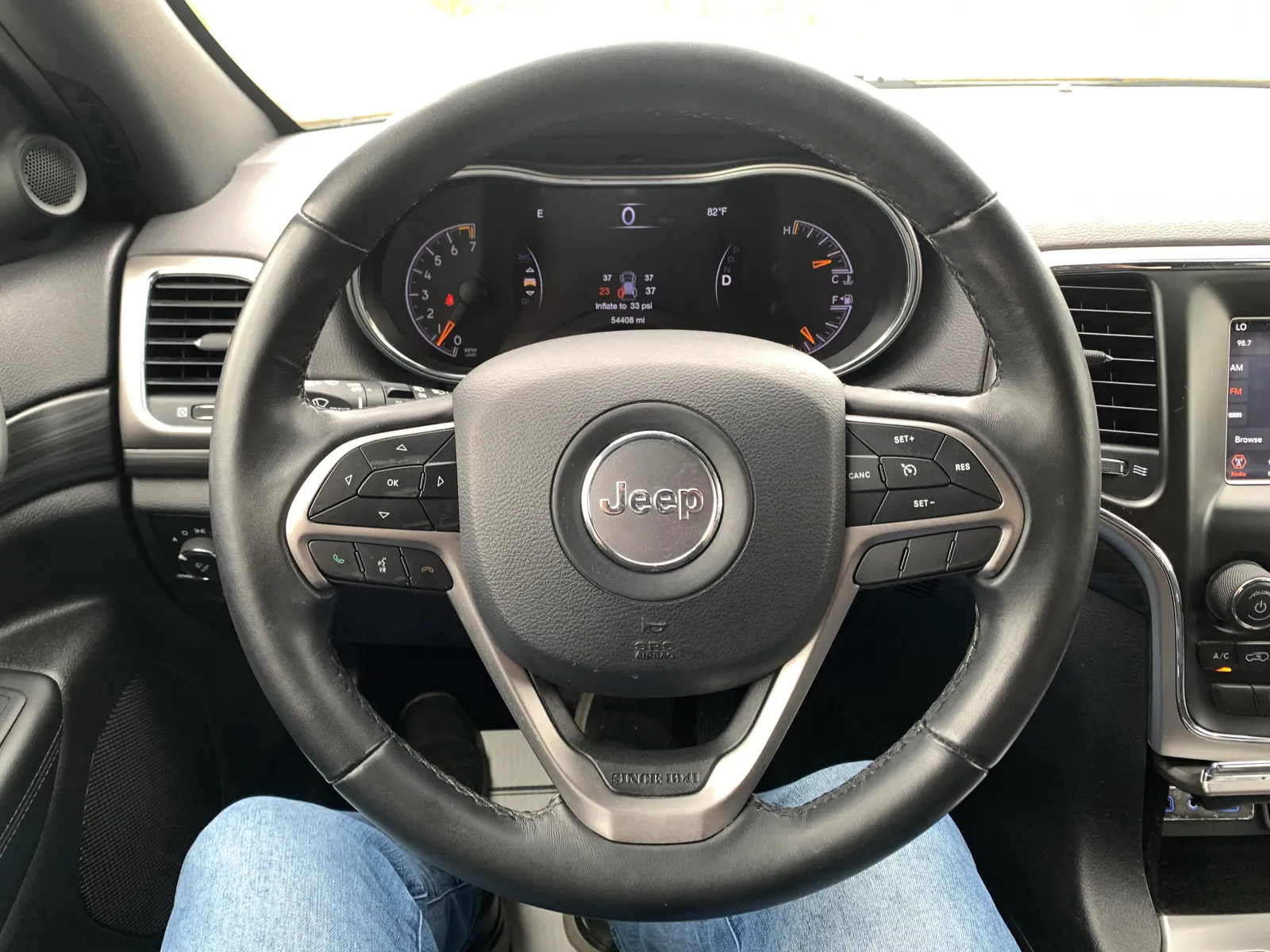 Jeep Grand Cherokee photo 13