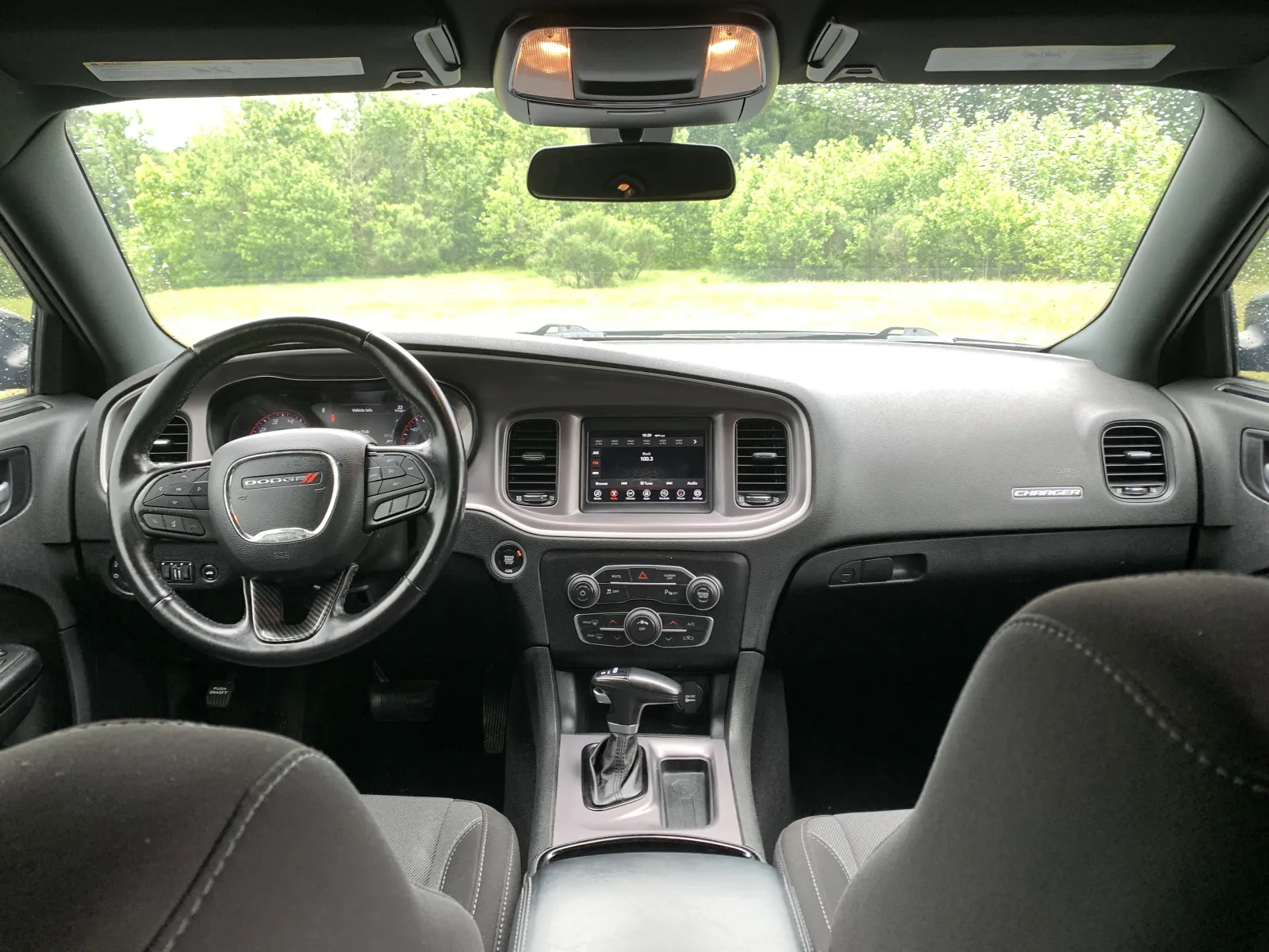 Dodge Charger photo 10