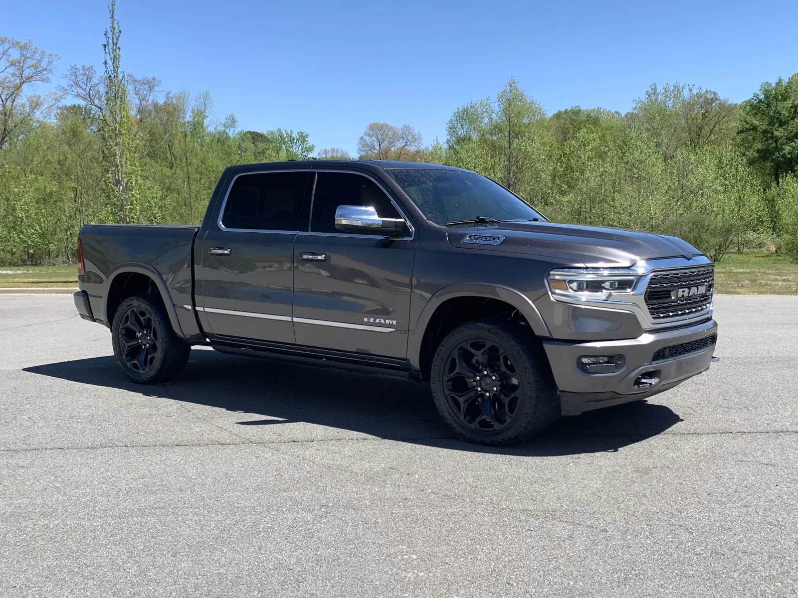 Gray 2022 RAM 1500 LIMITED Limited for sale in Little Rock, AR