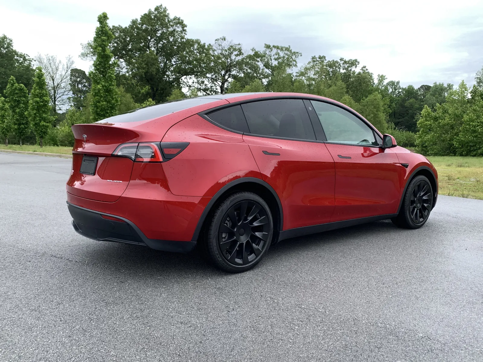 Tesla Model Y photo 7