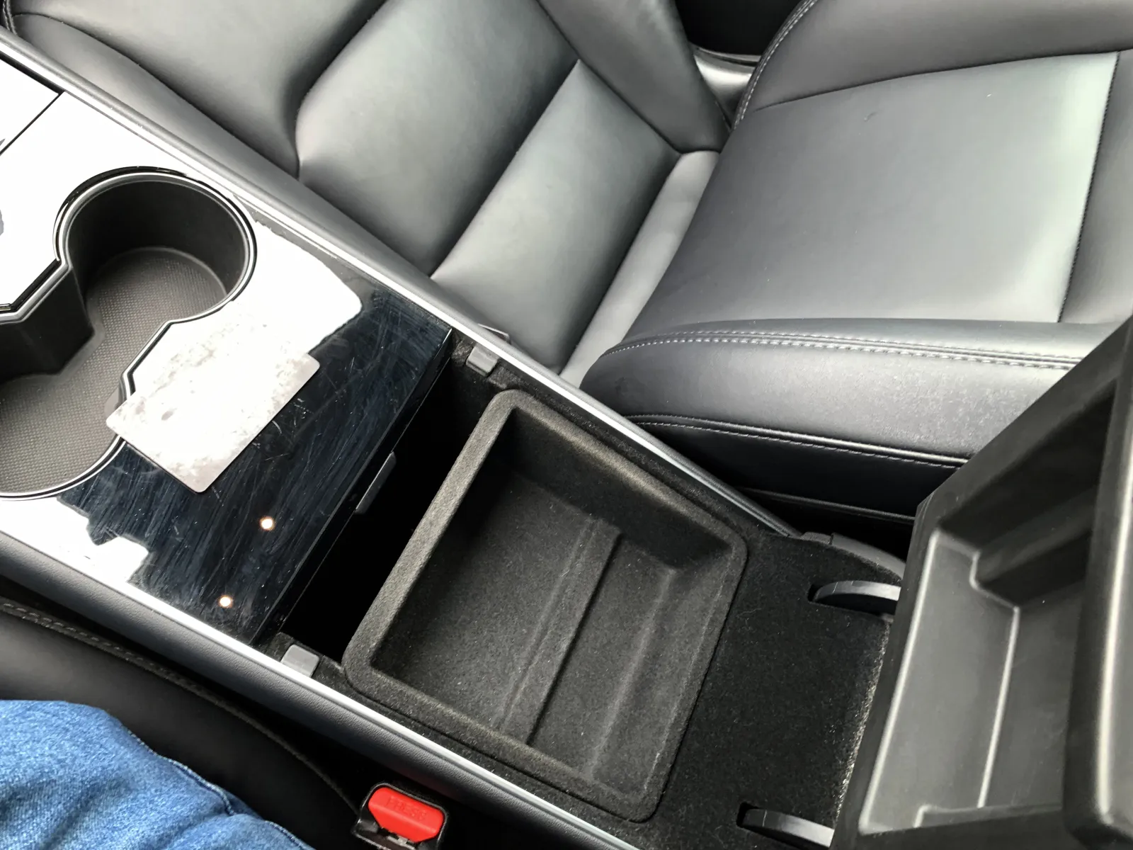 Tesla Model Y photo 18