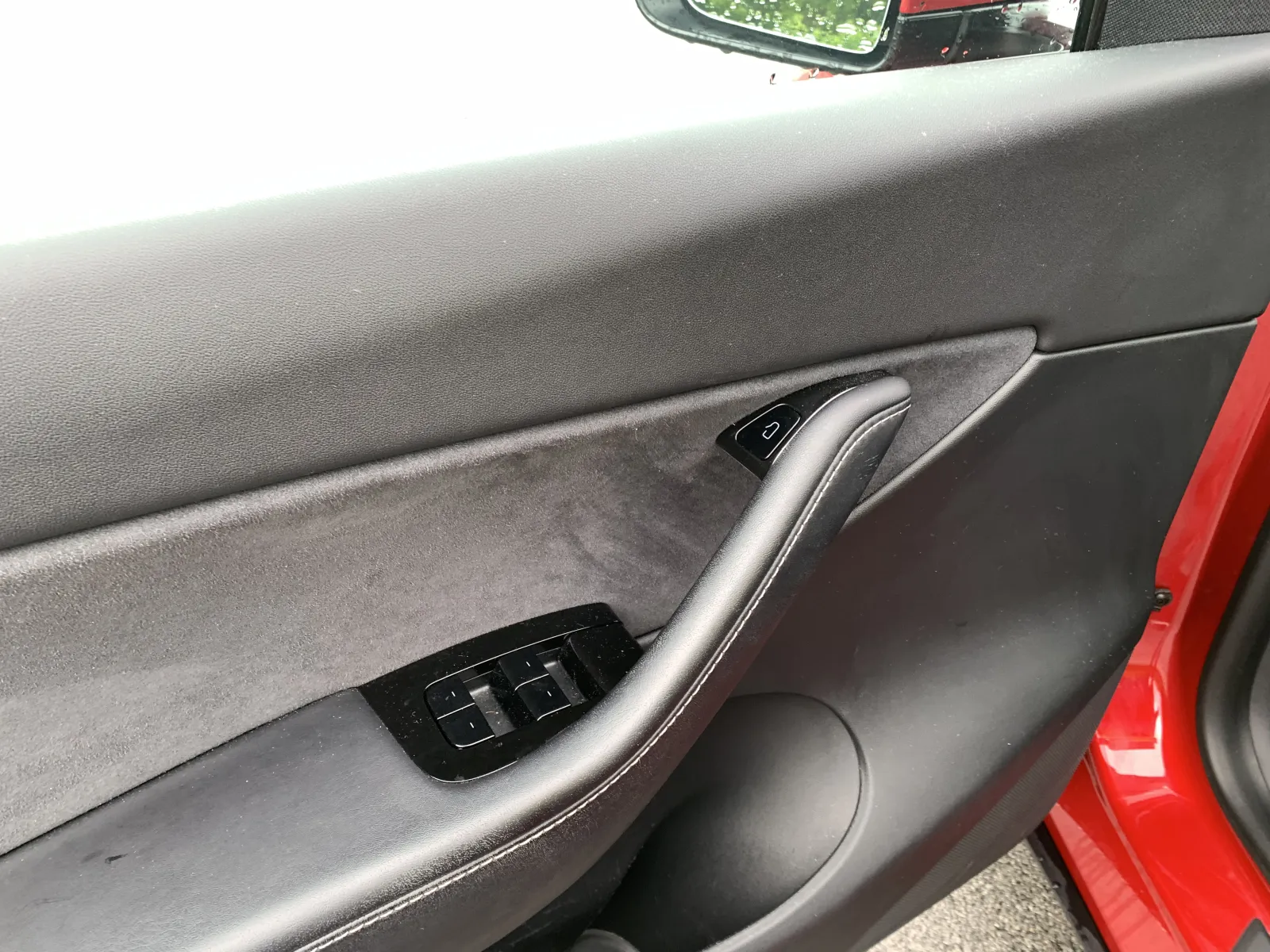 Tesla Model Y photo 21