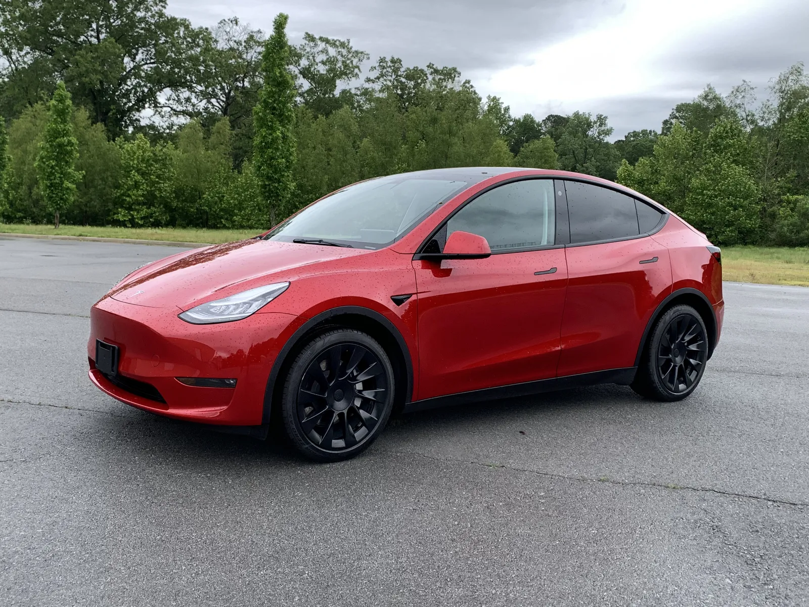 Tesla Model Y photo 3
