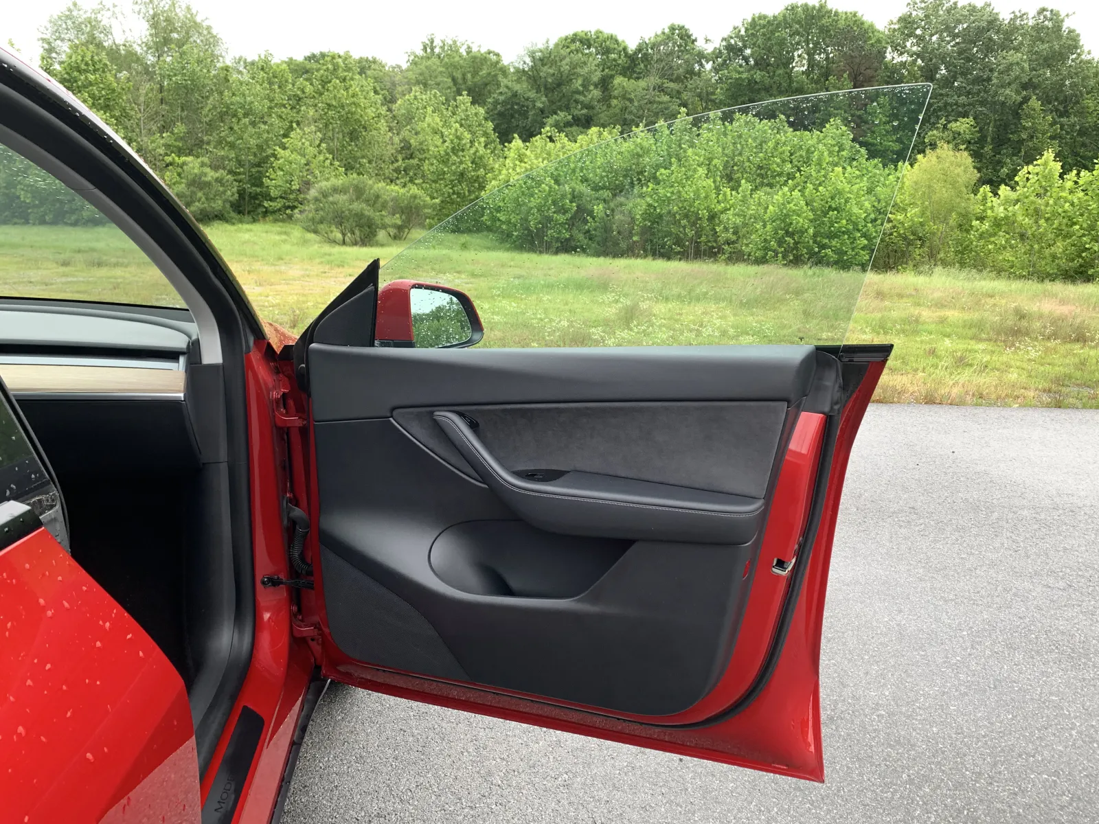 Tesla Model Y photo 28