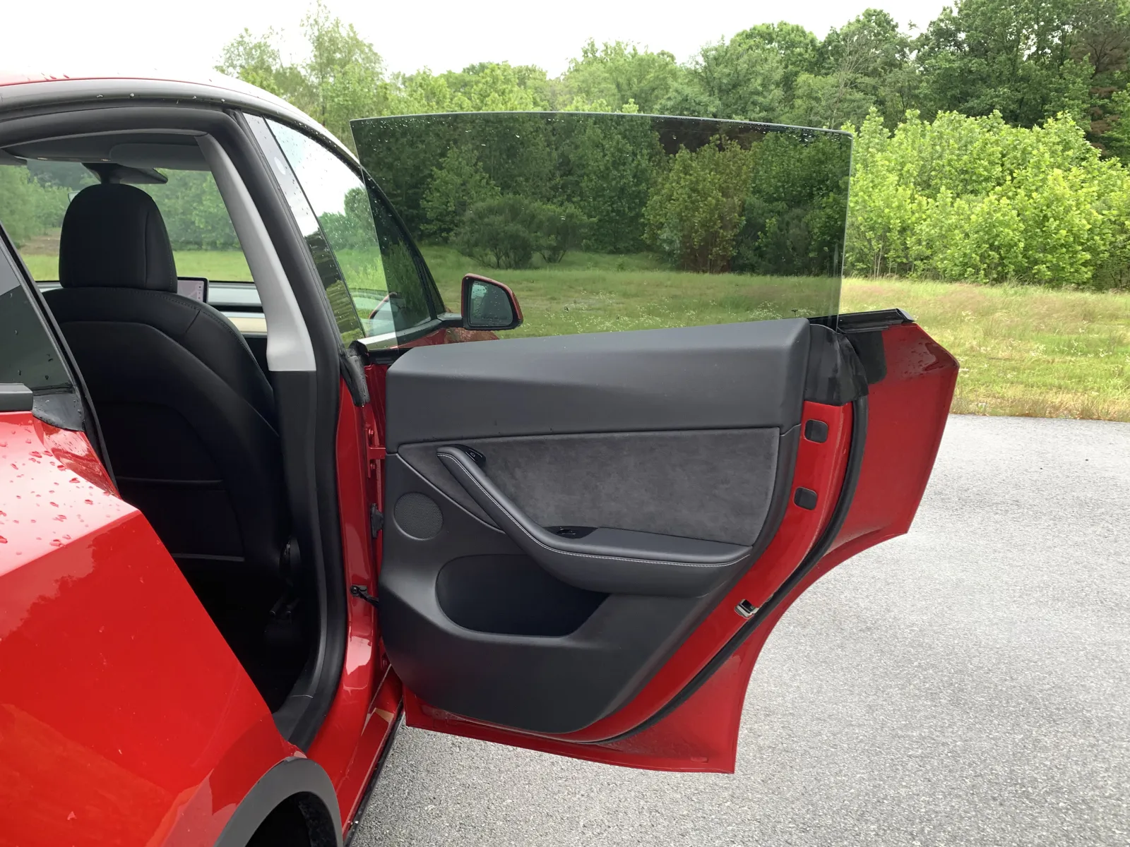 Tesla Model Y photo 30
