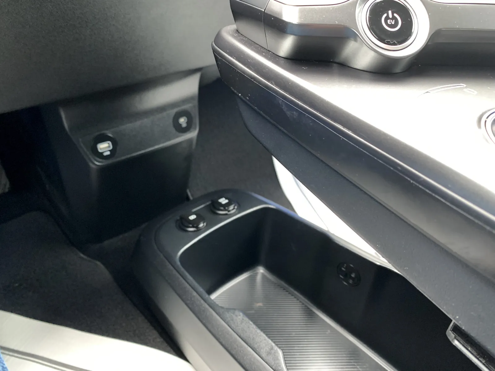 Kia EV6 photo 19