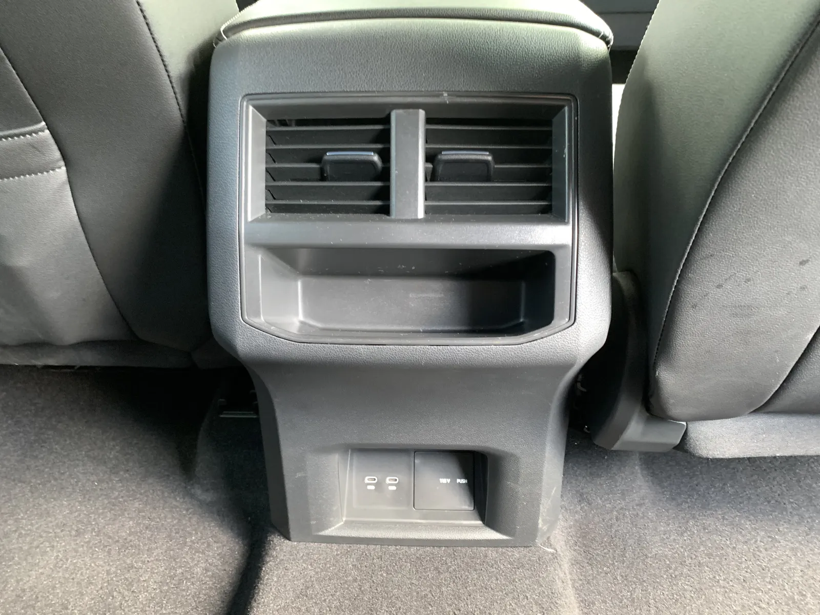 Volkswagen Atlas photo 31