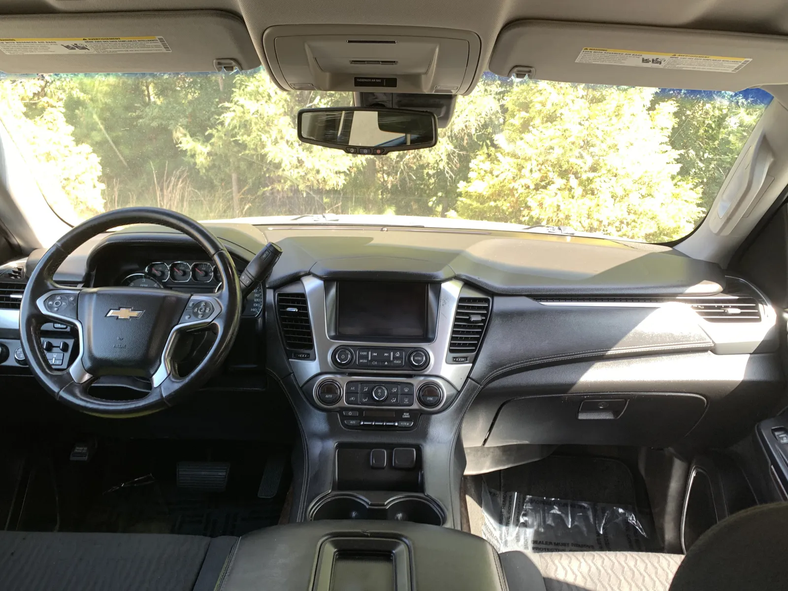 Chevrolet Suburban photo 11