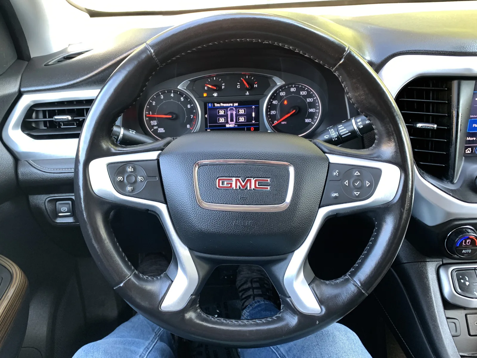 GMC Acadia photo 13