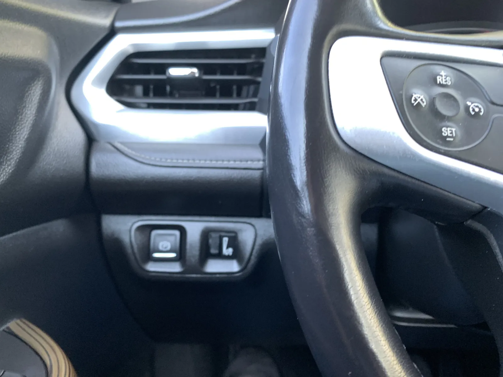 GMC Acadia photo 19