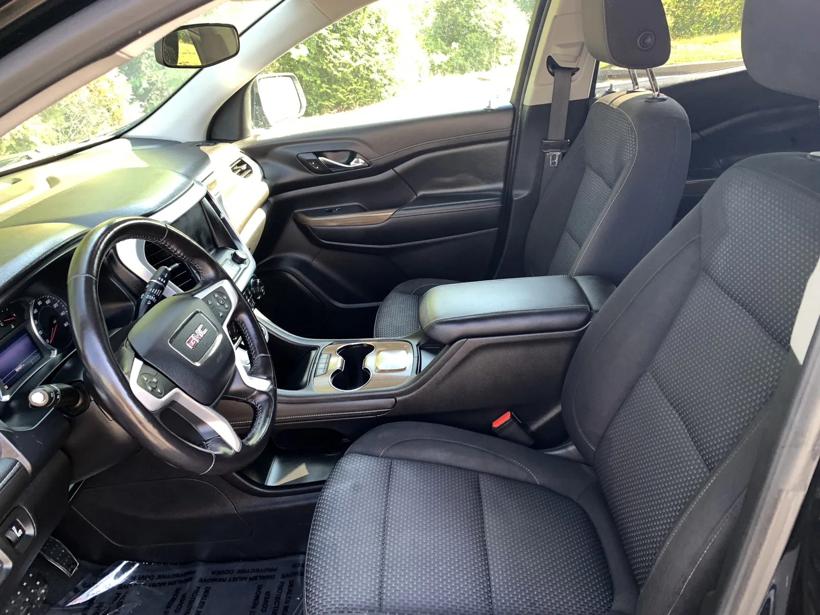 GMC Acadia photo 24
