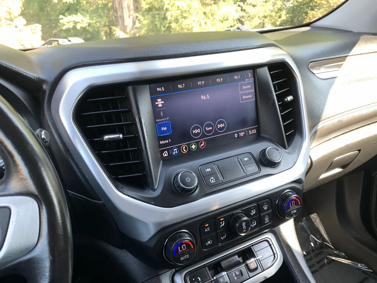 GMC Acadia photo 15