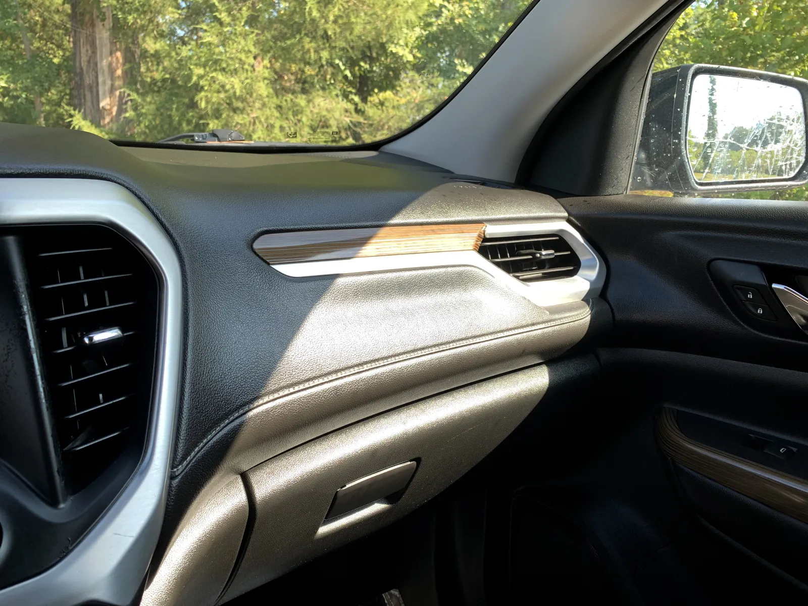GMC Acadia photo 20