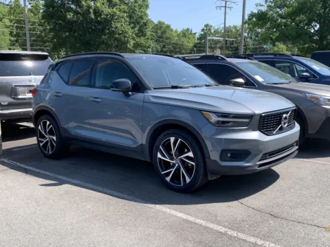 Blue 2020 VOLVO XC40 T4 R-DESI T4 R-Design for sale in Little Rock, AR