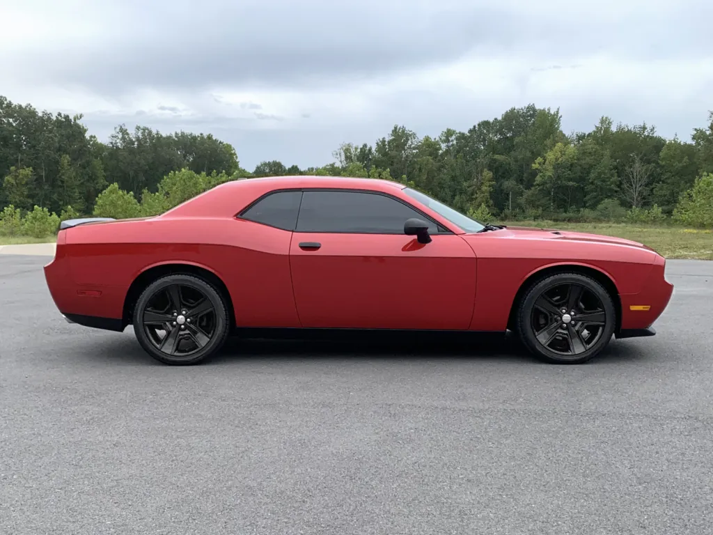Dodge Challenger photo 8