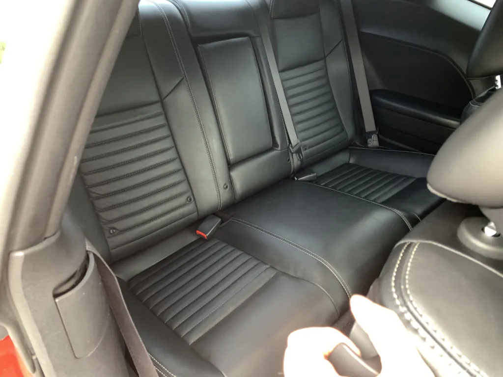 Dodge Challenger photo 17
