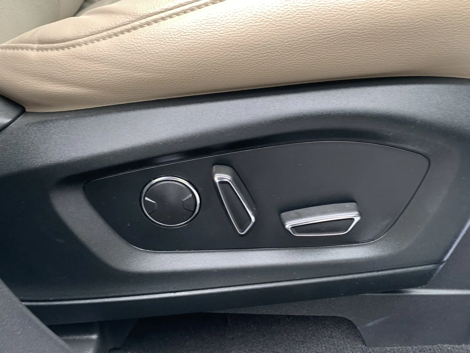 Ford Explorer photo 33