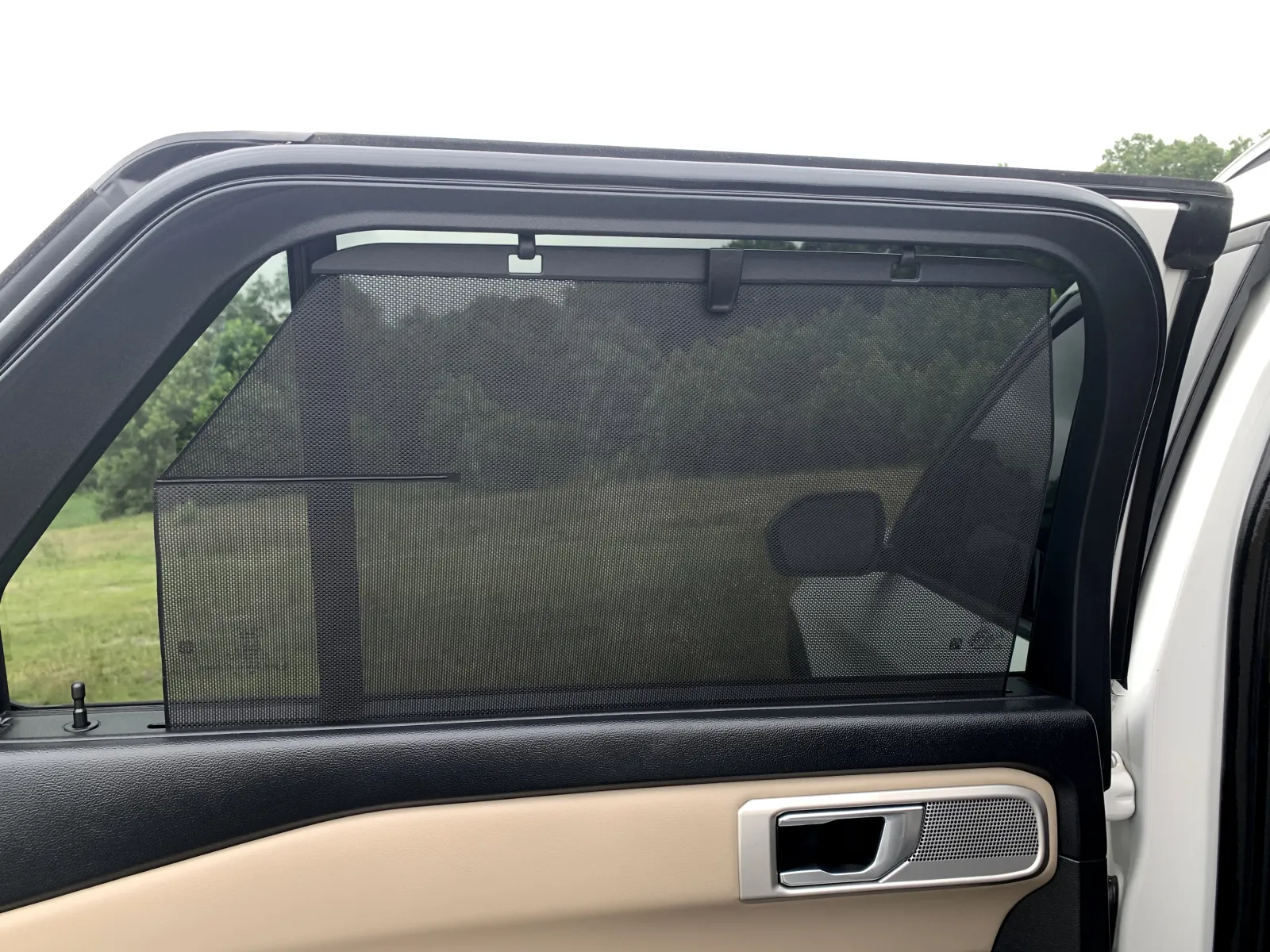 Ford Explorer photo 29