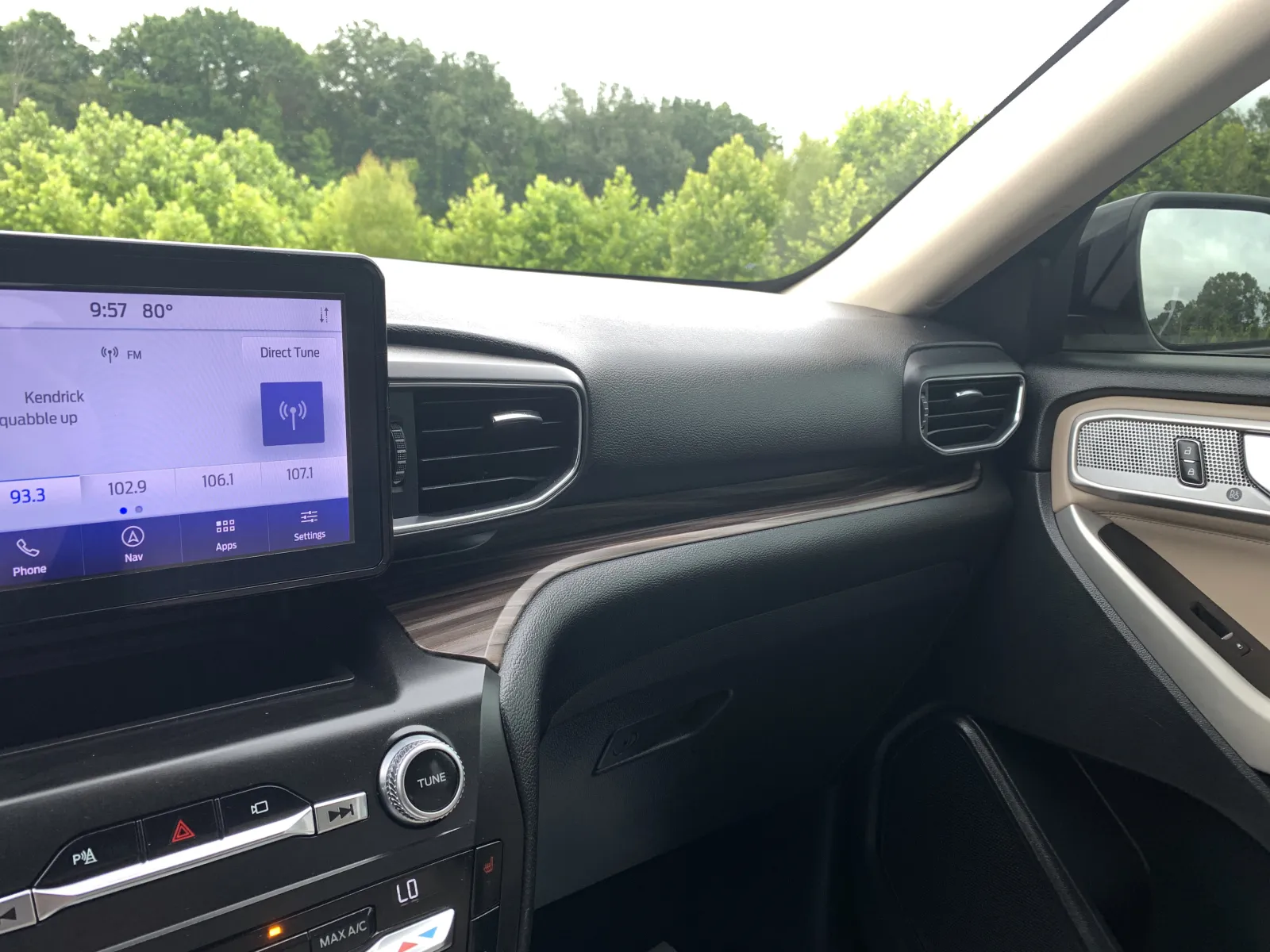 Ford Explorer photo 15