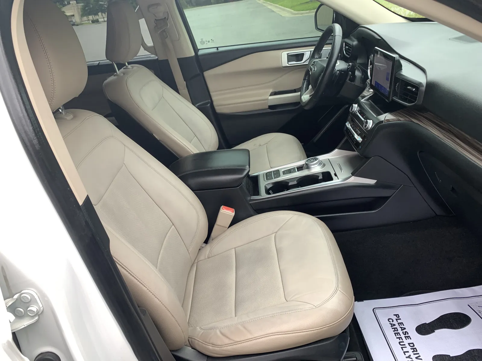 Ford Explorer photo 35