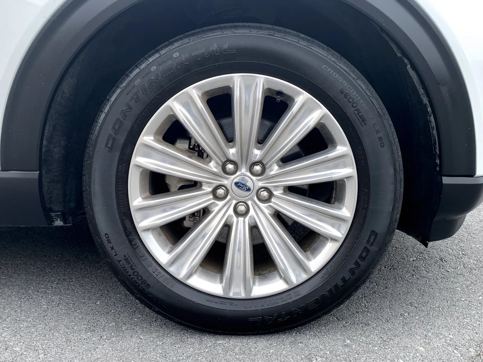 Ford Explorer photo 9