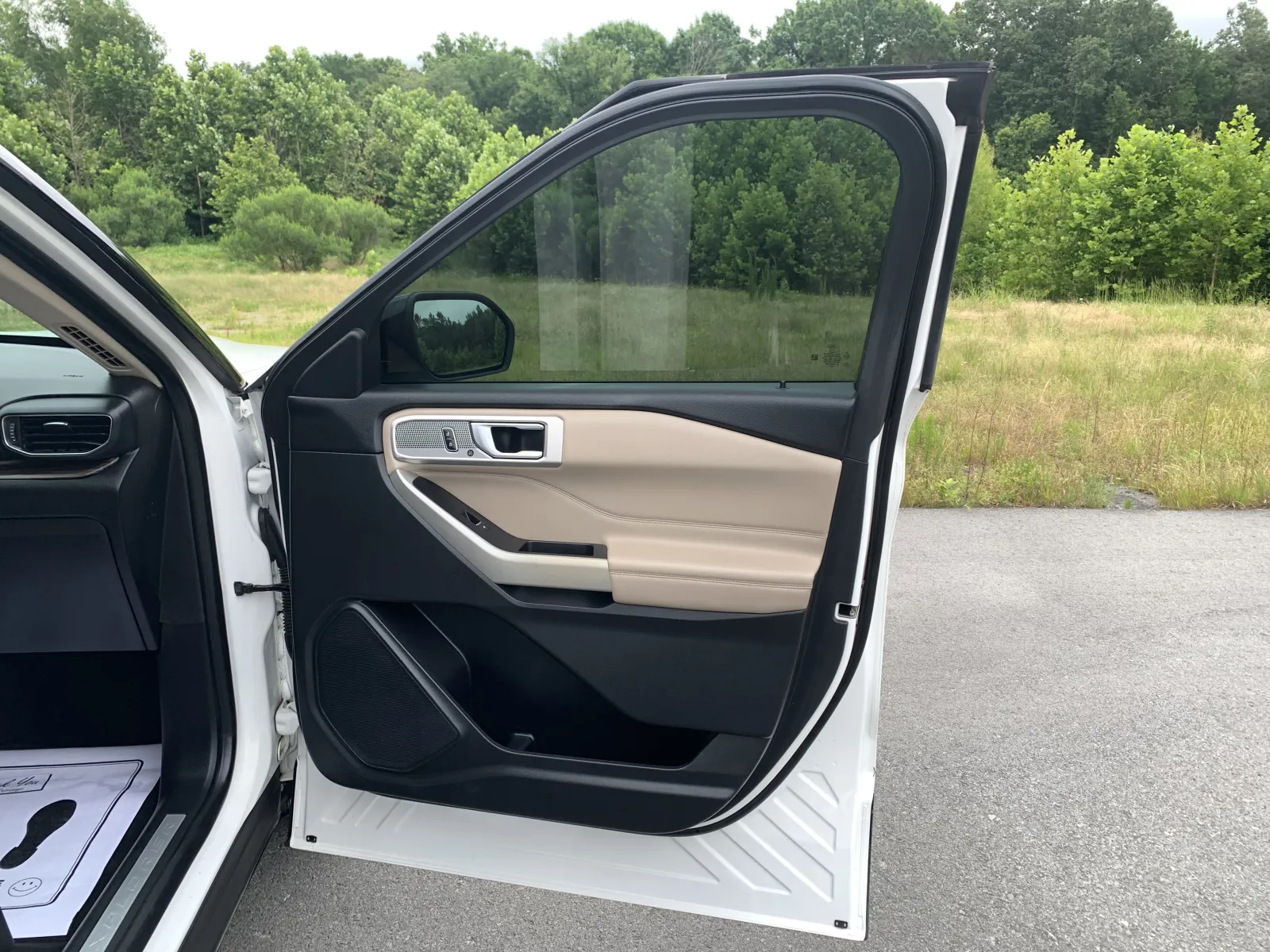 Ford Explorer photo 34