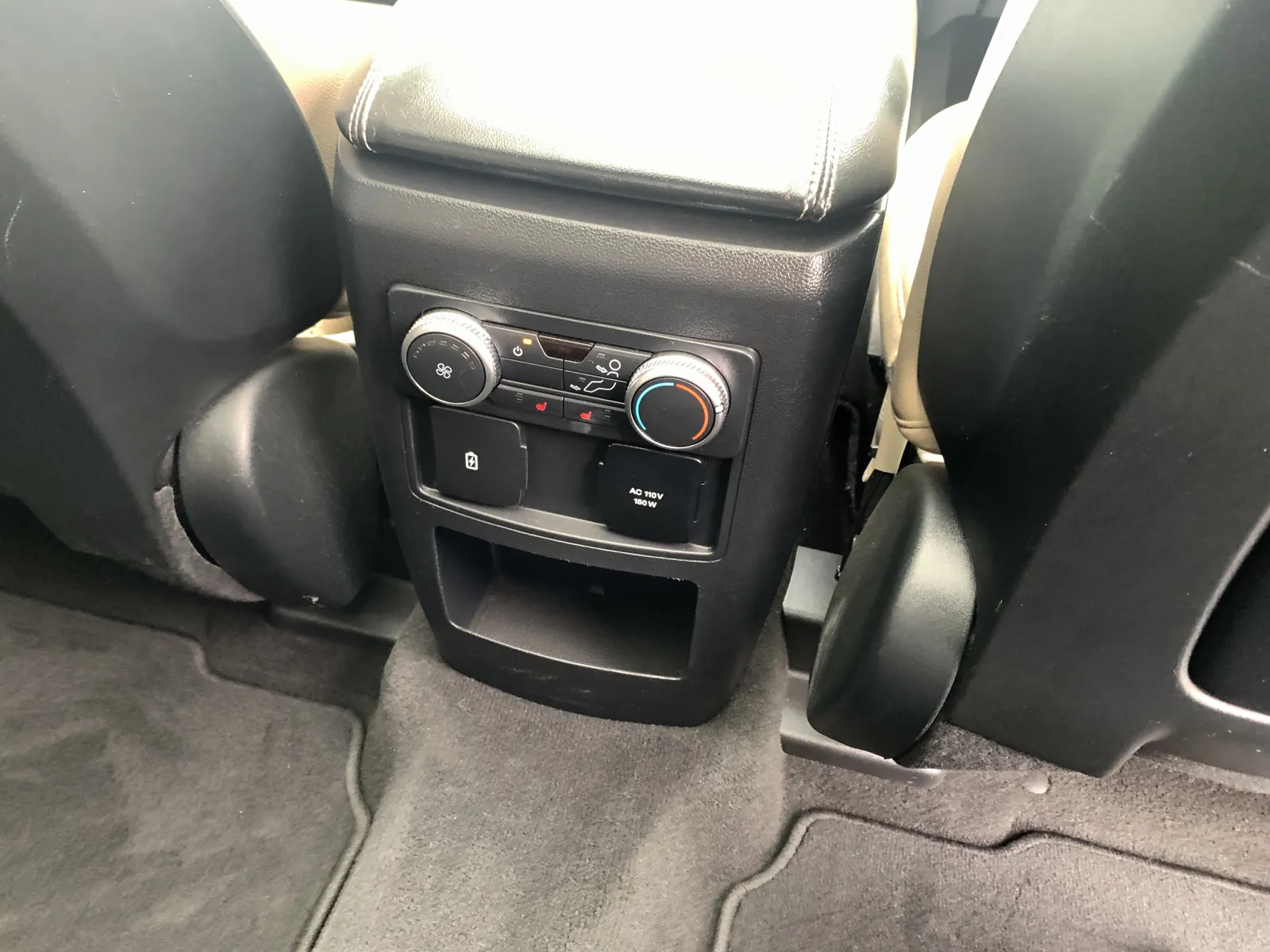 Ford Explorer photo 39