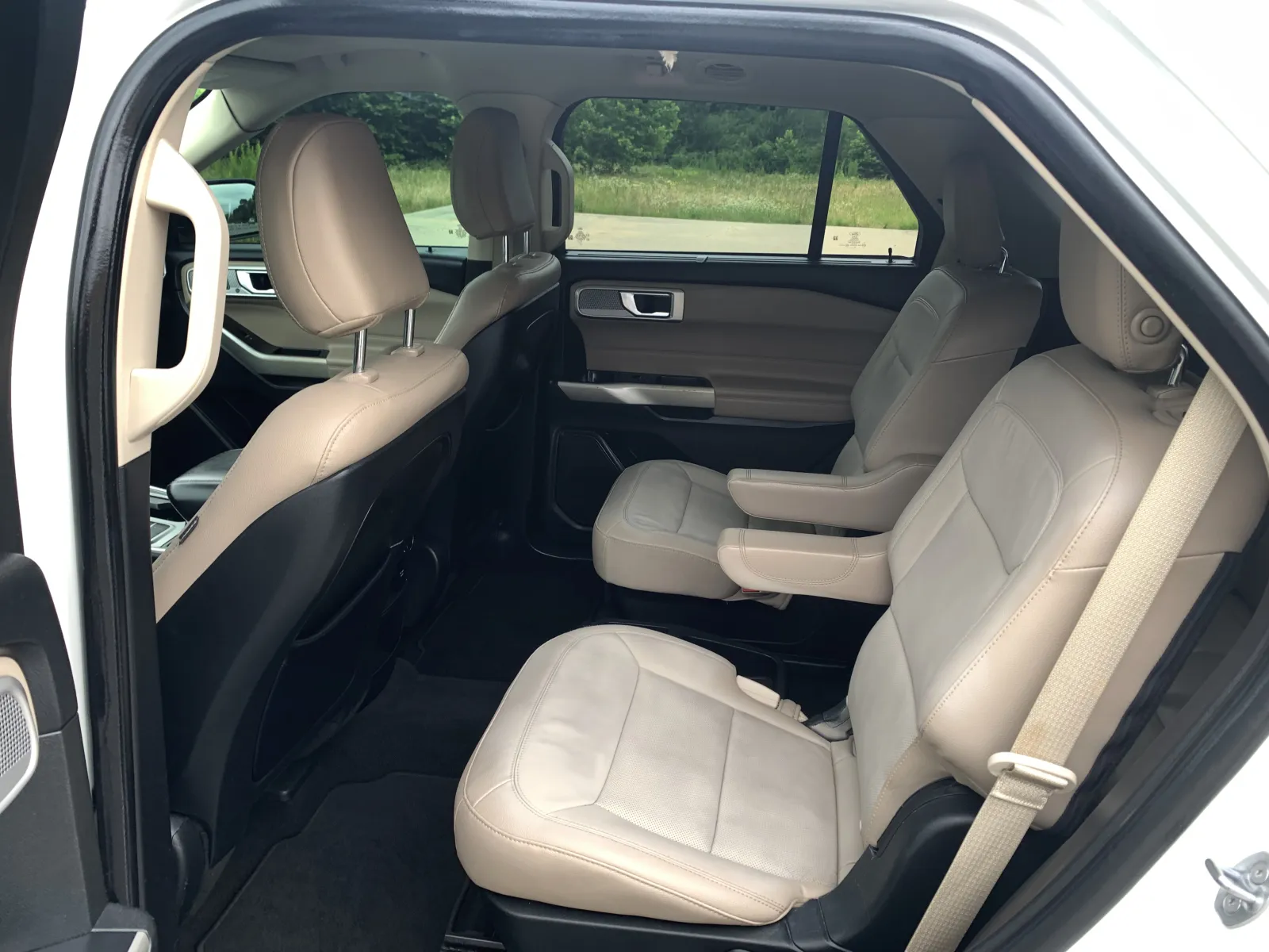 Ford Explorer photo 28