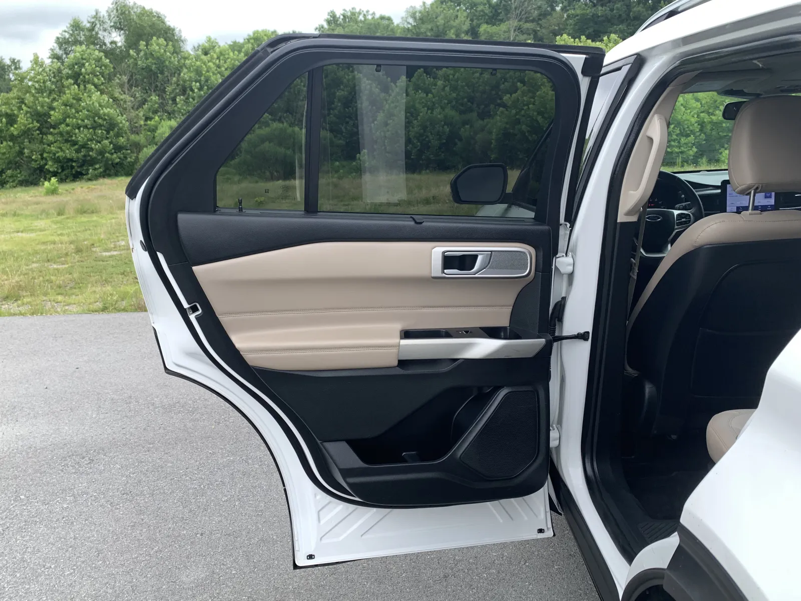 Ford Explorer photo 27
