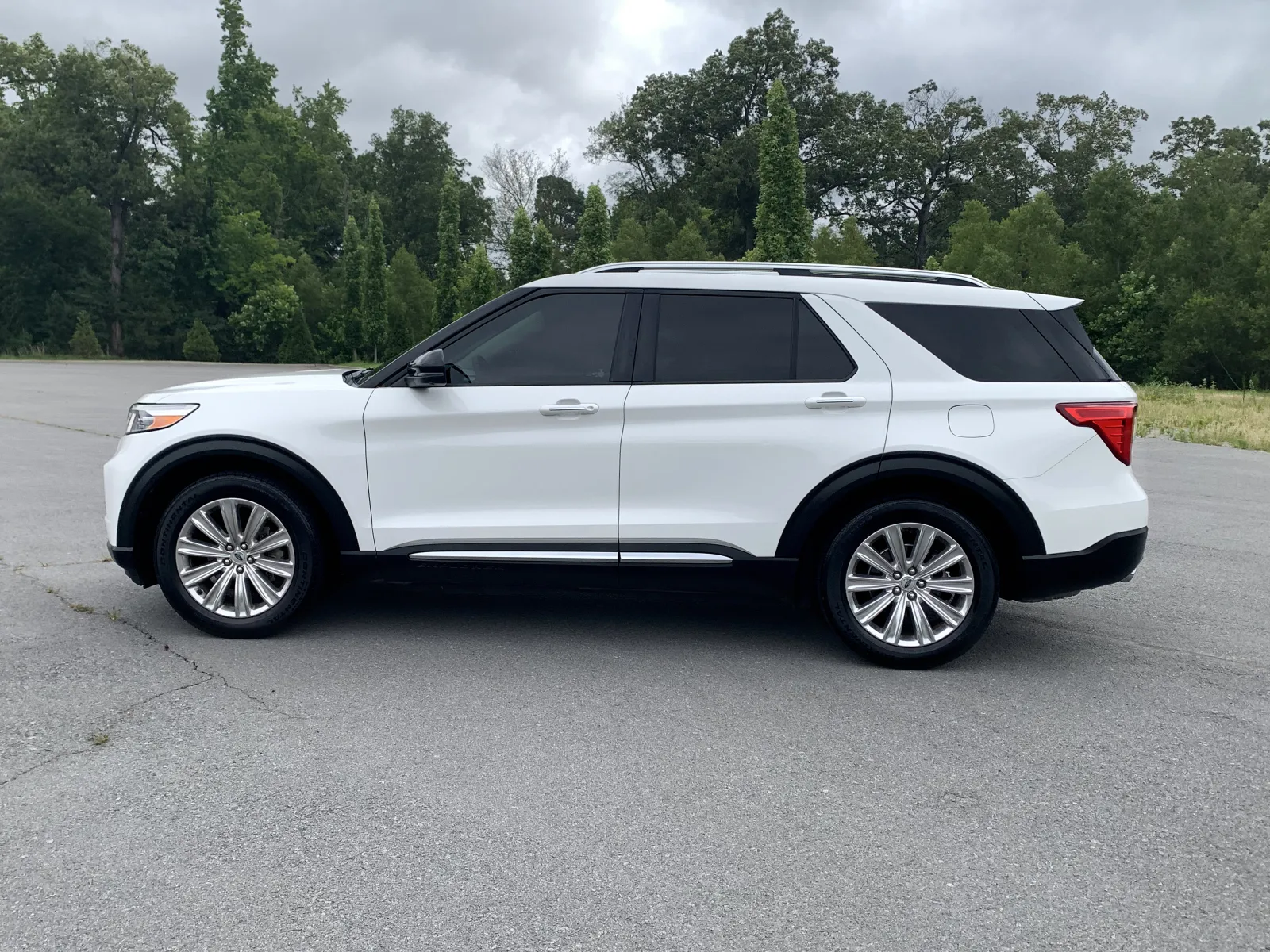 Ford Explorer photo 4