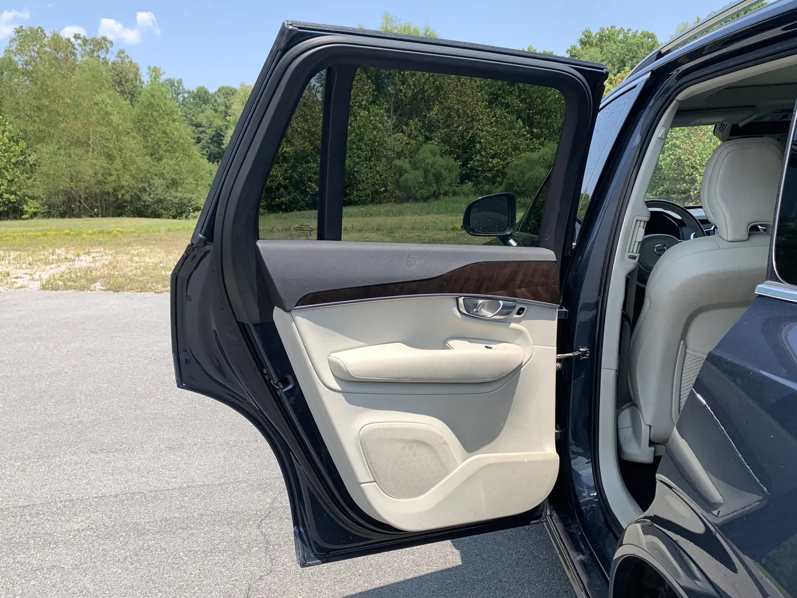 Volvo XC90 photo 25