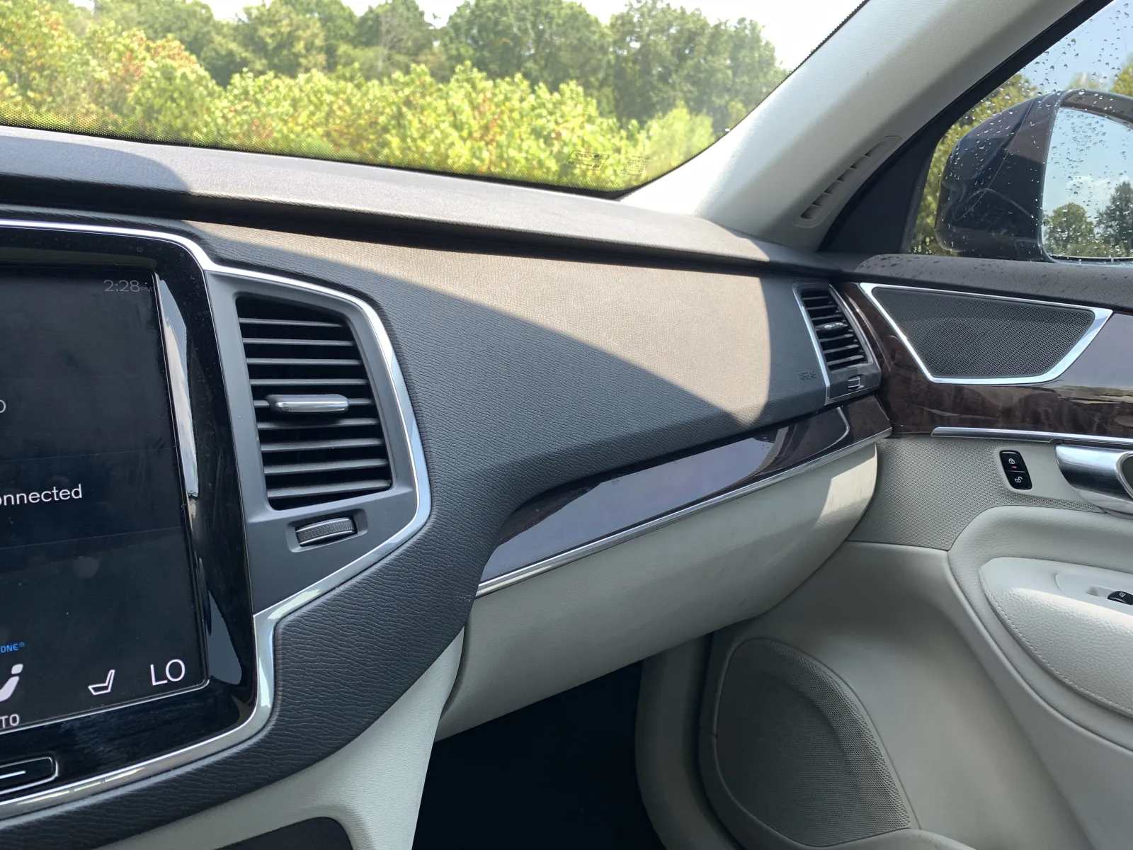 Volvo XC90 photo 18