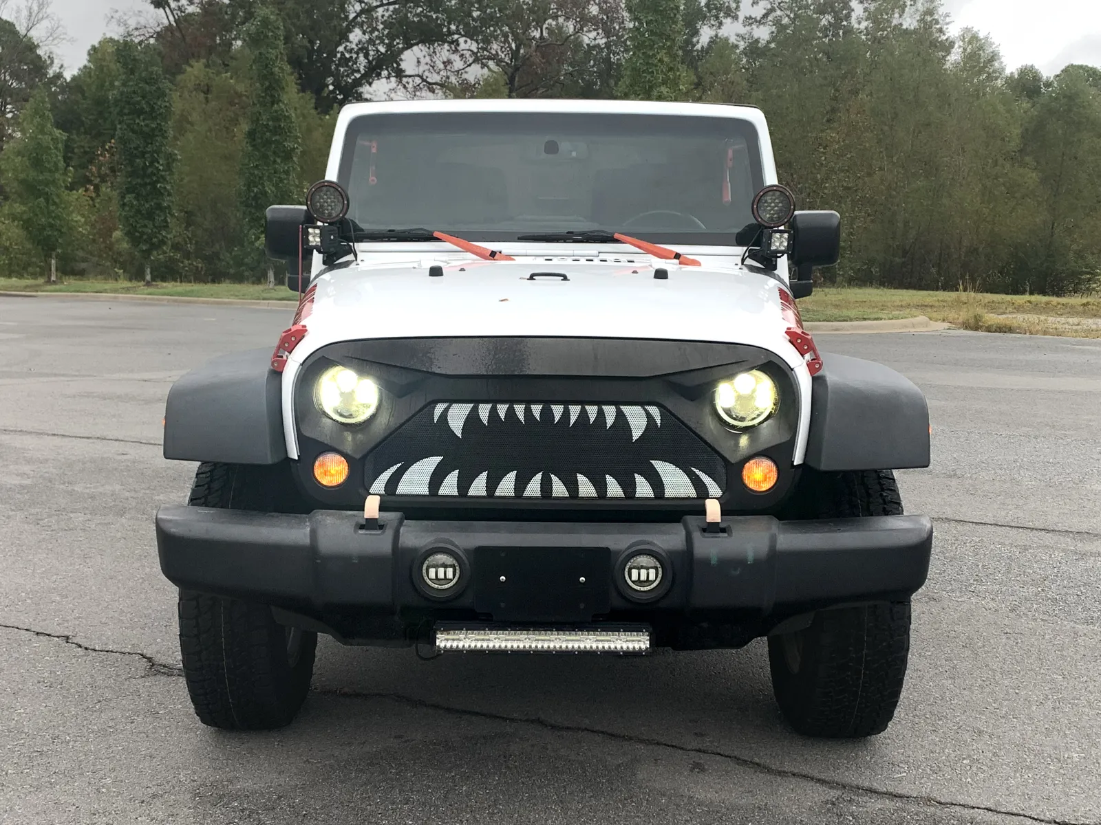 Jeep Wrangler photo 2