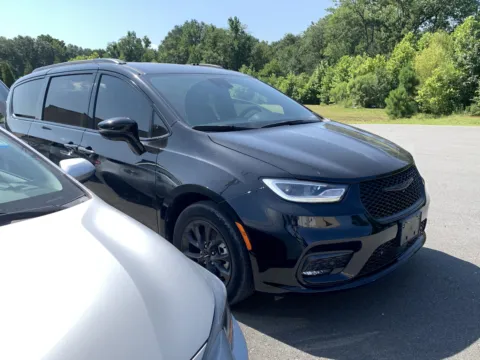 Black 2021 CHRYSLER PACIFICA S Touring L for sale in Little Rock, AR