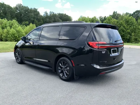More photos of 2021 CHRYSLER PACIFICA S Touring L at Bill Fitts Auto Sales, AR