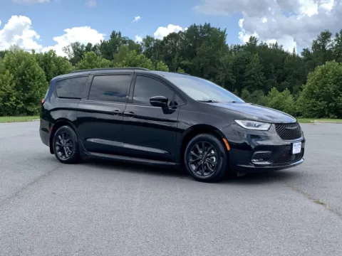 Black 2021 CHRYSLER PACIFICA S Touring L for sale in Little Rock, AR