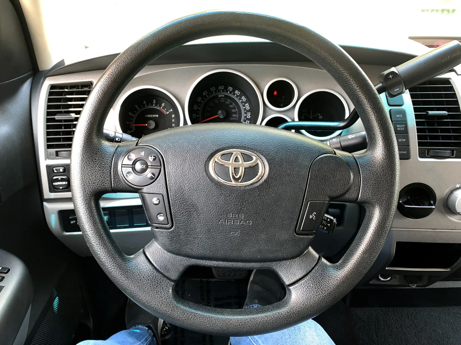 Toyota Tundra photo 13