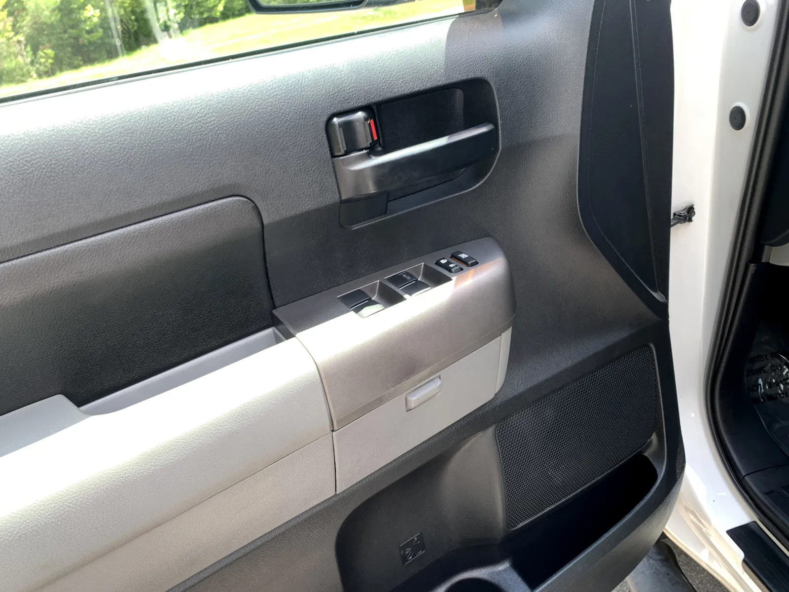 Toyota Tundra photo 24