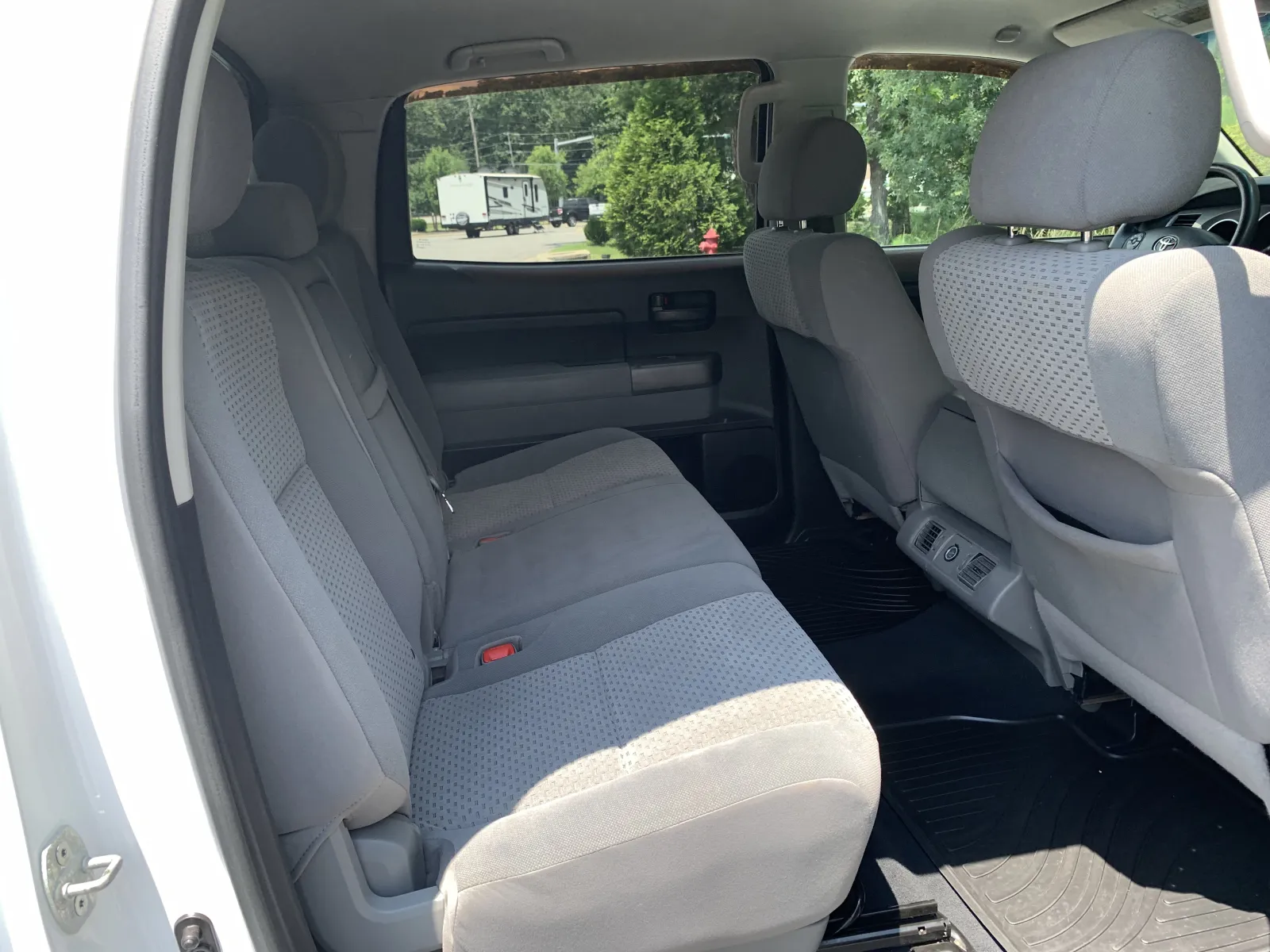 Toyota Tundra photo 32