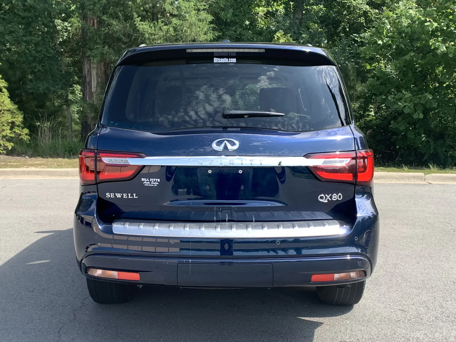 Infiniti QX80 photo 6