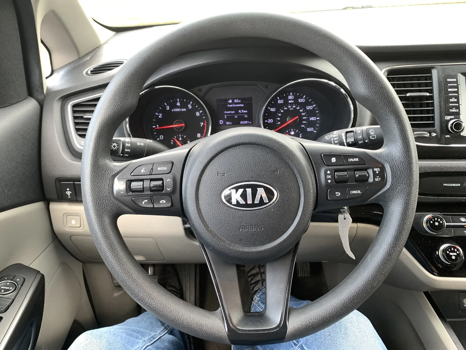 Kia Sedona photo 13