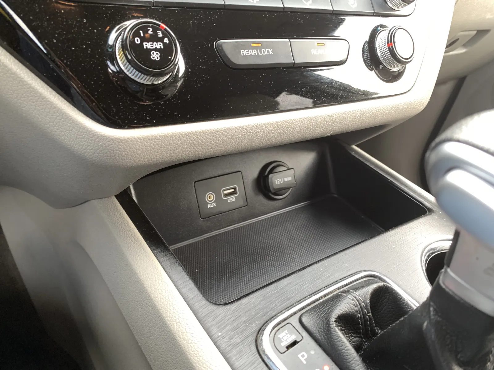 Kia Sedona photo 16